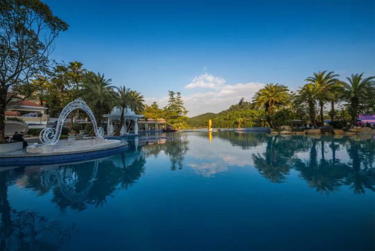 小孩玩转温泉,带娃玩的大型温泉