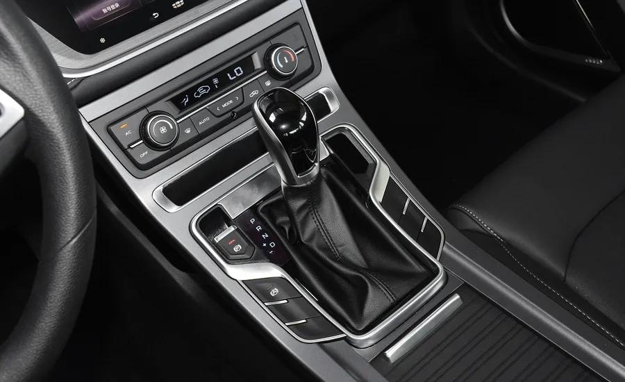 6万左右吉利帝豪自动挡新车,全新吉利帝豪推荐1.5lcvt尊贵型