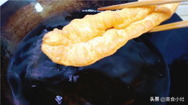 香酥大油条的做法和配方的全过程,油条教程又酥又脆又鲜大油条