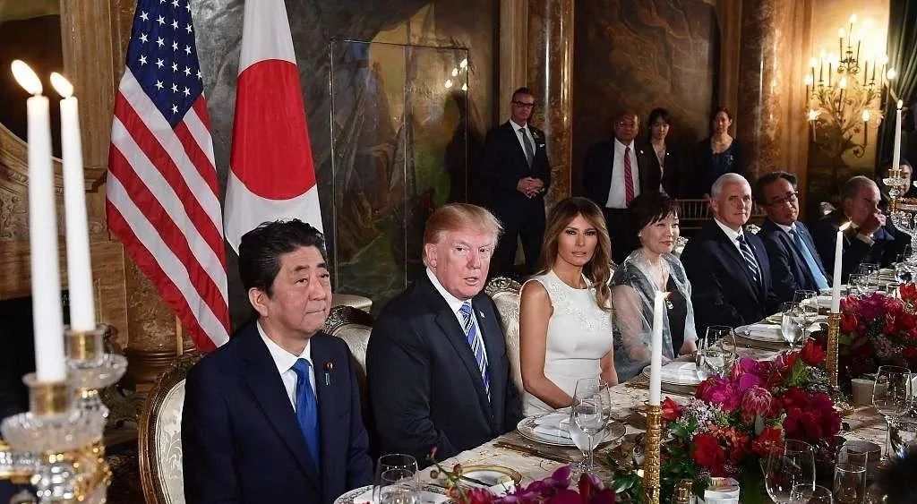 特朗普为三任美女老婆买大钻戒，可比竞选总统“认真”多了