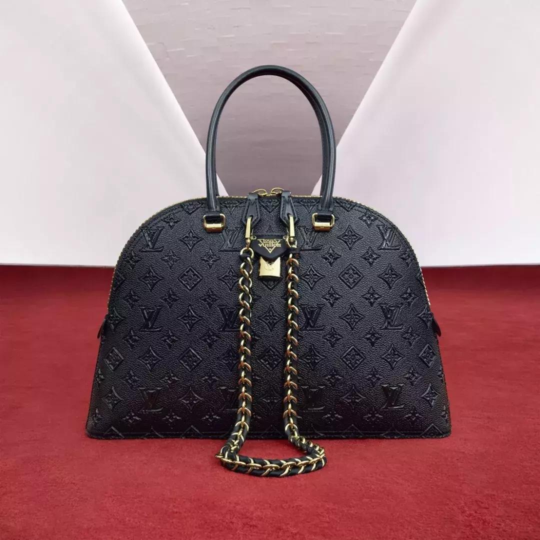 lv出了什么新款吗,lv蝙蝠侠衣服