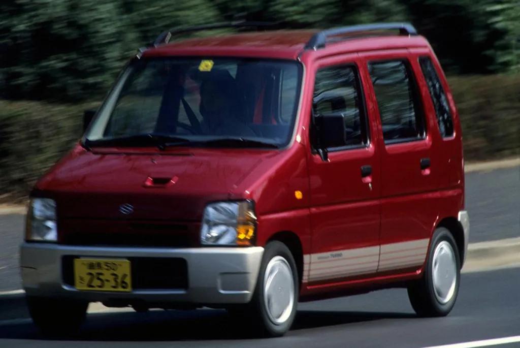 大学生三万推荐买什么车,女生买马自达3适合吗