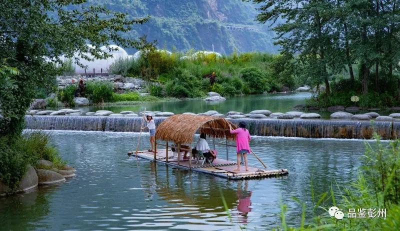 画一幅和足球有关的画简单图片,画一幅和足球相关的画