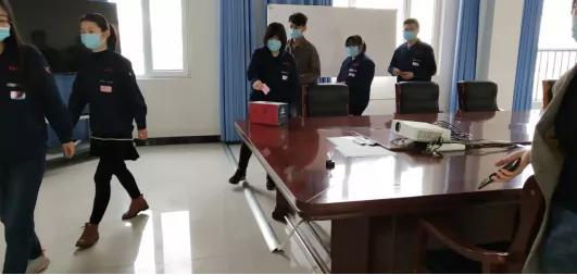 签订两个劳动合同,两家公司签两份劳动合同