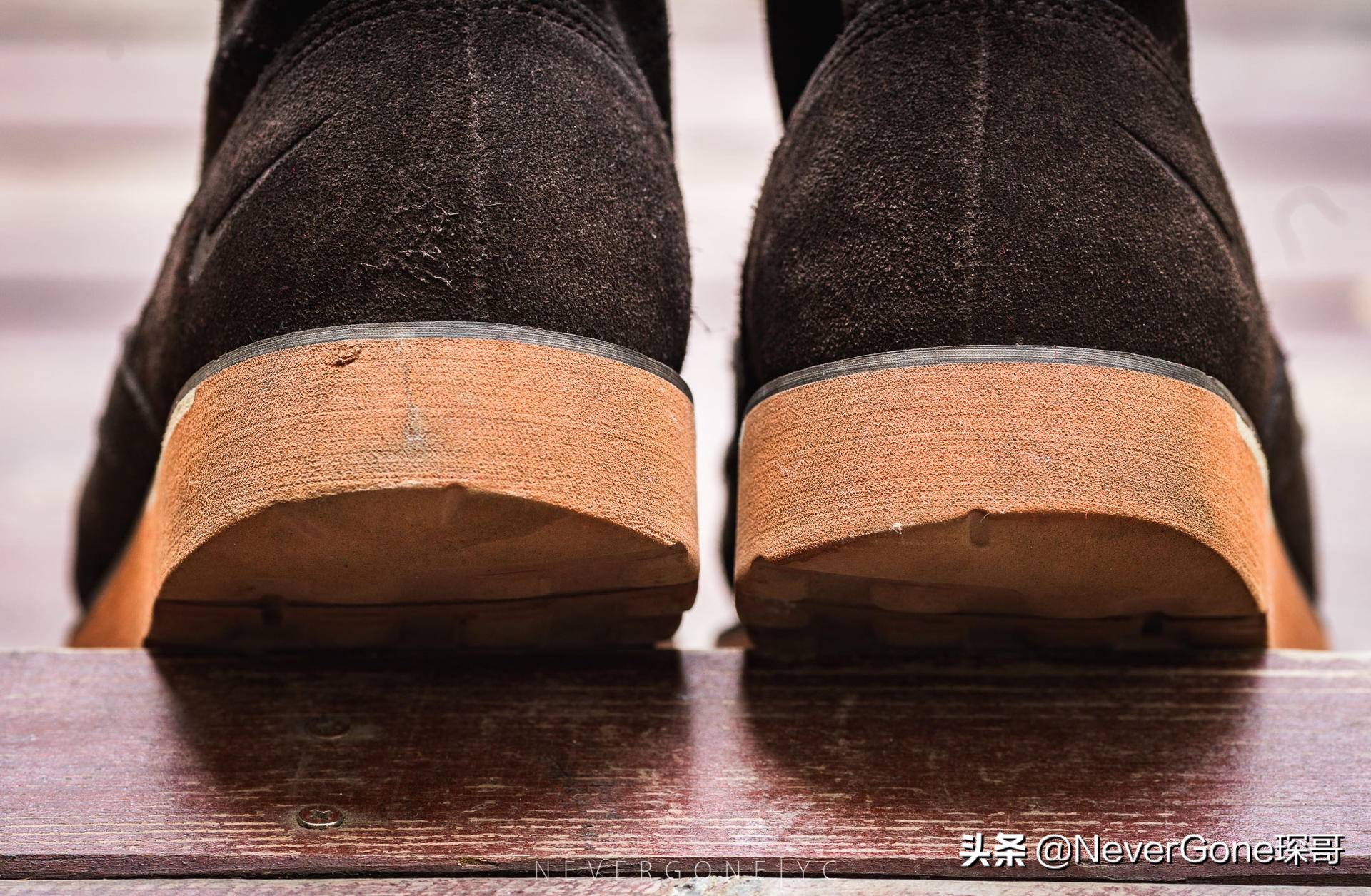 一双nike跑步鞋300,耐克复古经典低帮运动鞋