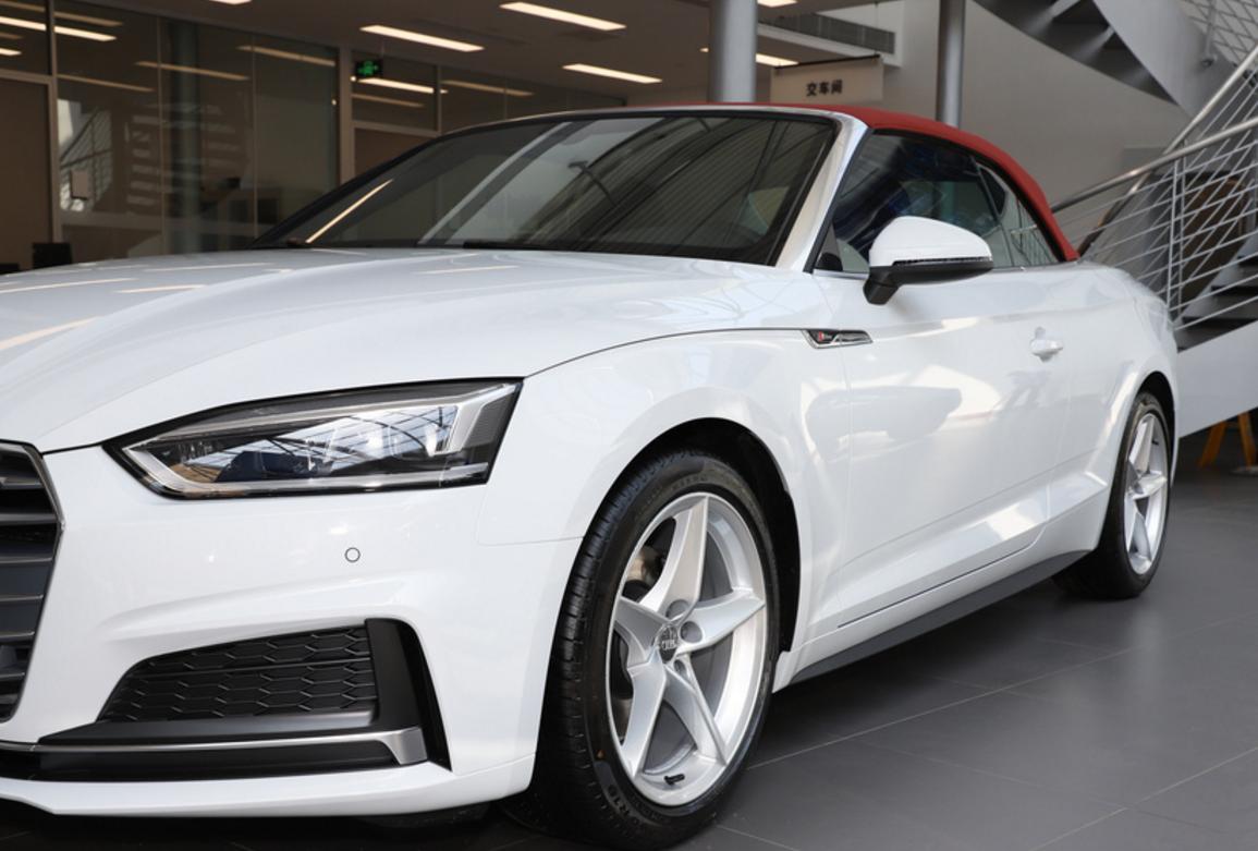 这才是“撩妹神器”，无框车门+50码内敞篷开闭，年轻人就该盘它