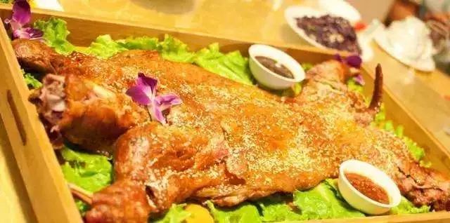 清凉寨丨“枫”景尚好,年会火热预定中!