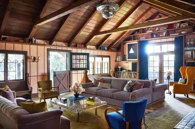 安妮海瑟薇小屋,安妮海瑟薇的豪宅