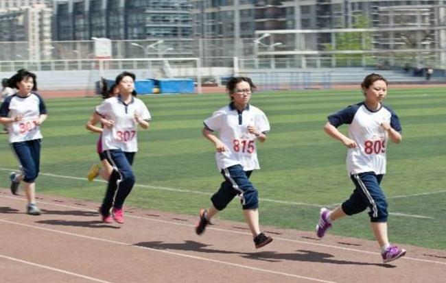 体育老师公认的“省力”跑步办法，学会以后，轻松通过体育考试