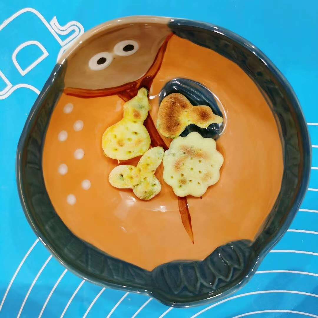 胃酸分泌过多可以吃苏打饼干吗,苏打饼干中和胃酸推荐