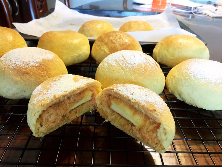 我陪女儿做烘焙年入20万女儿上了报我也成网红