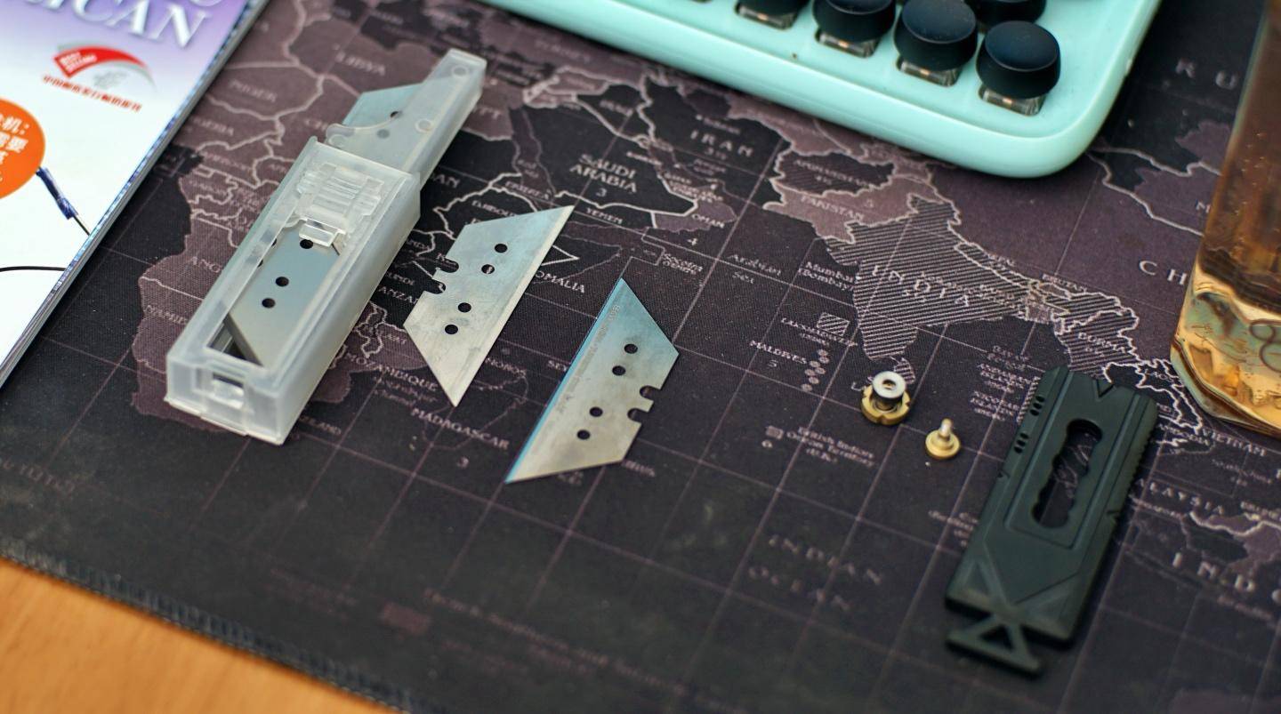 有锋度有颜值：斐戈FEGVE壁纸刀《商》上手体验