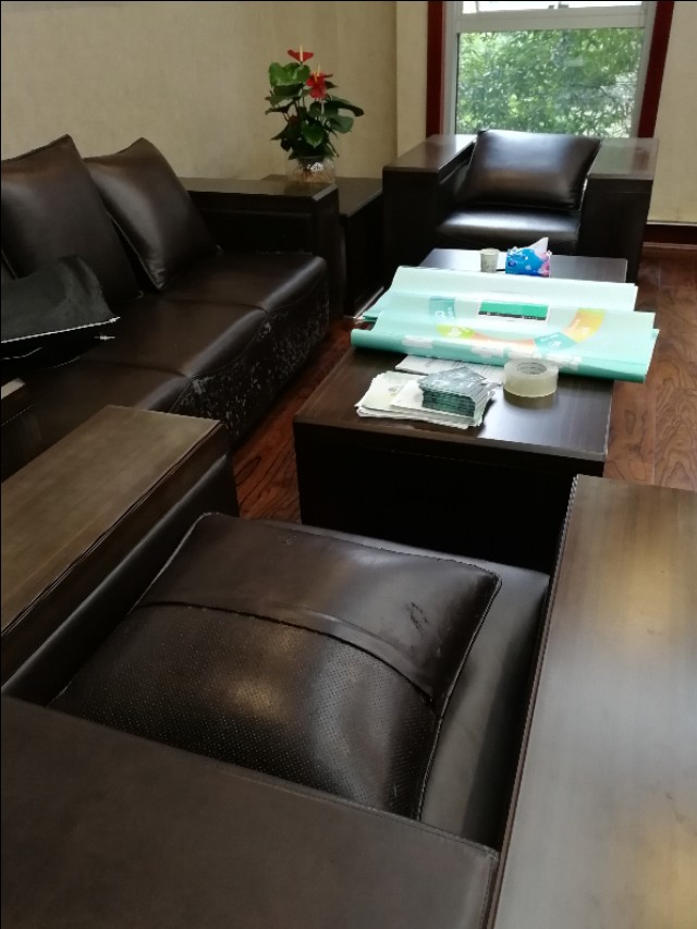 牛皮沙发掉皮怎么处理,沙发掉皮怎么办妙招