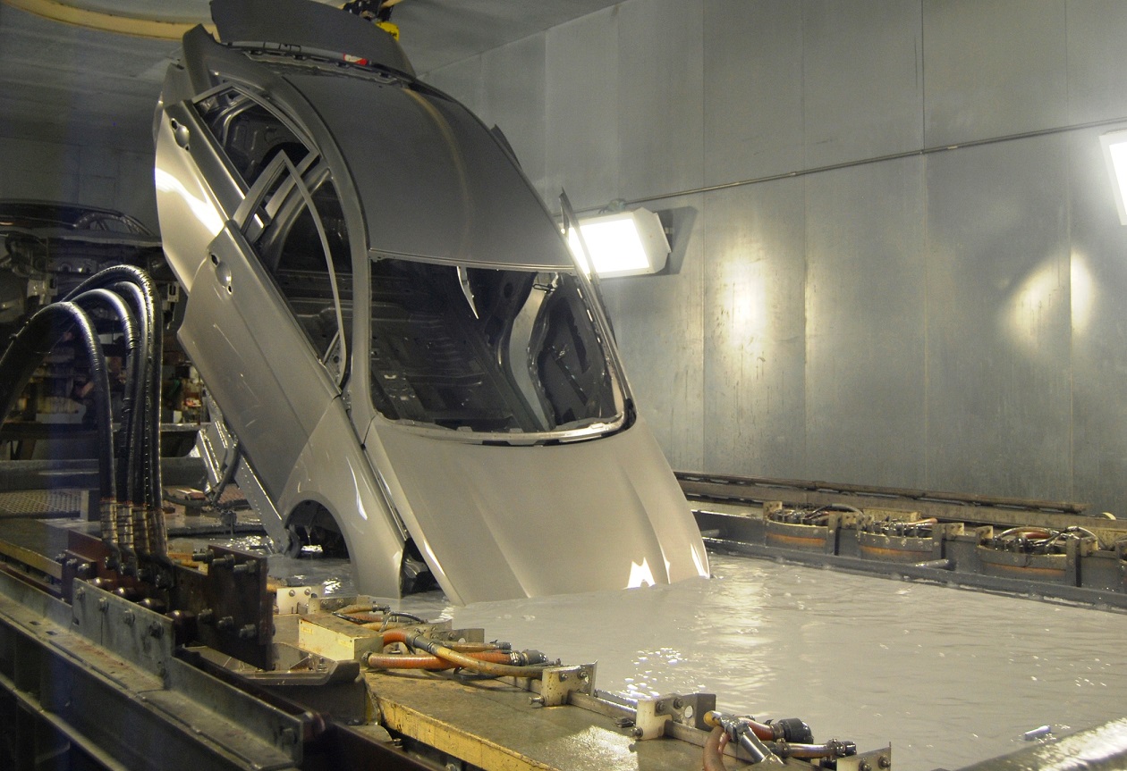 4s店喷的漆是原厂漆吗,4s店喷的是烤漆吗