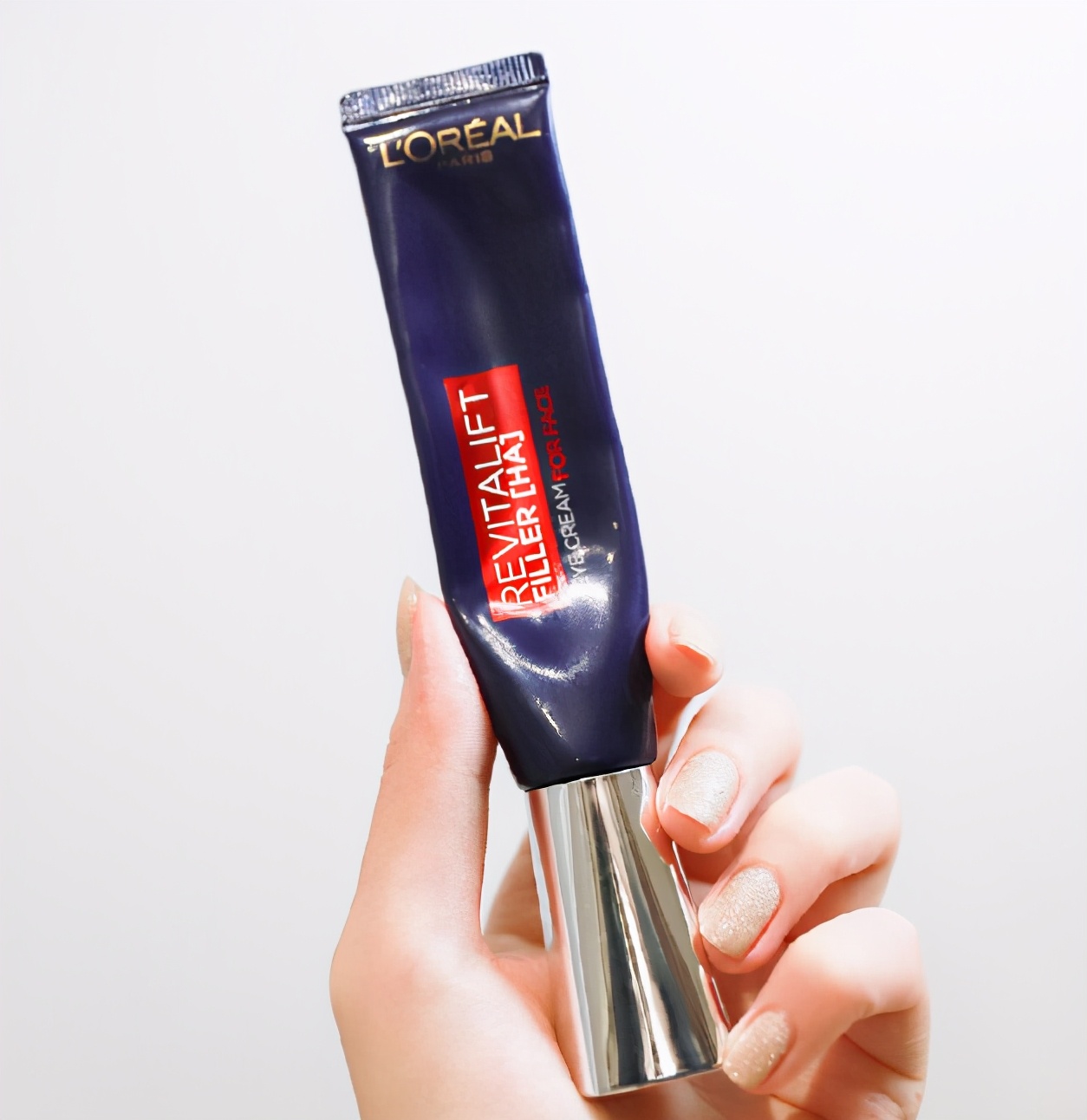 一年用几次眼霜最好,一年用一千多块钱护肤品多吗