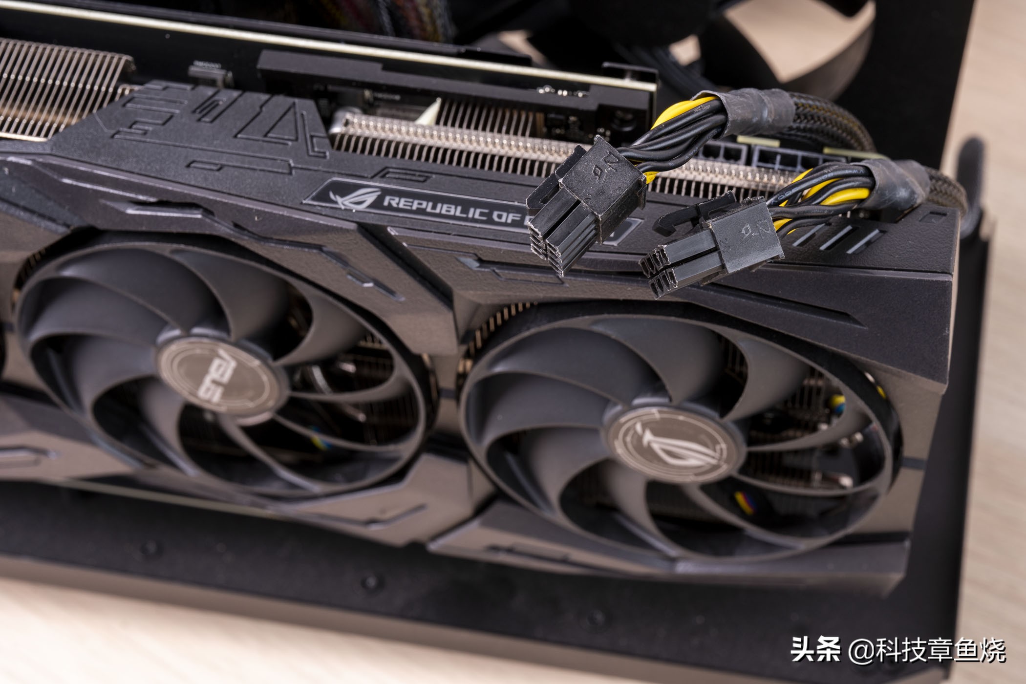 雷蛇战核显卡扩展坞工作原理,雷蛇战核x需要驱动么