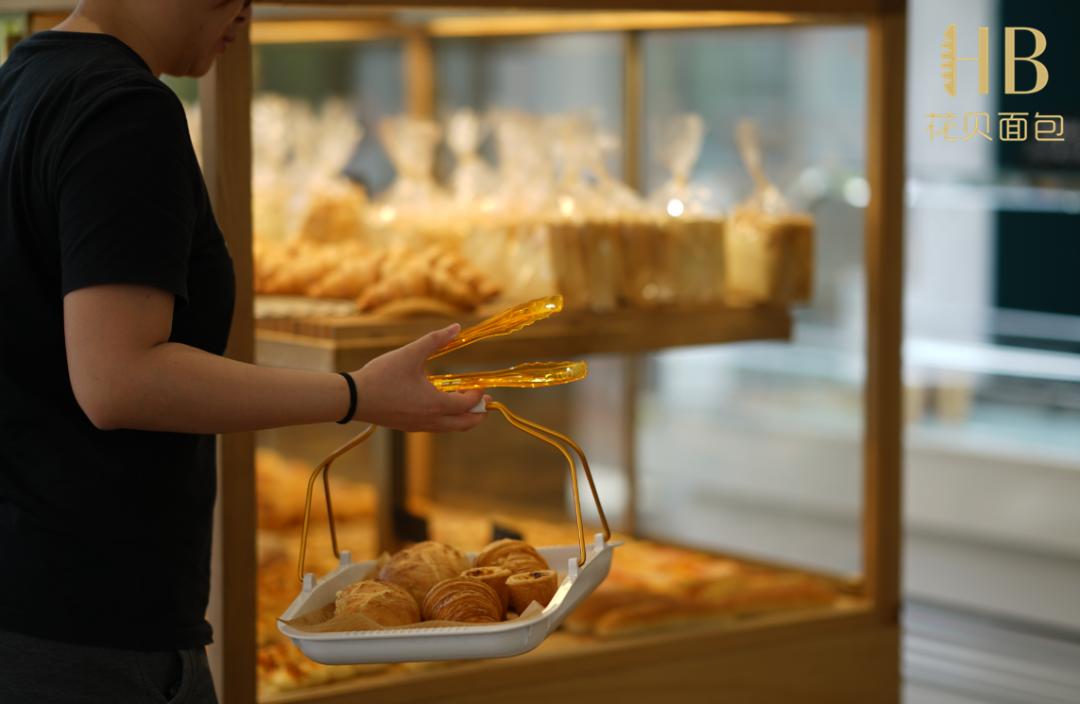 上海华贝面包哪家好,探店现烤面包