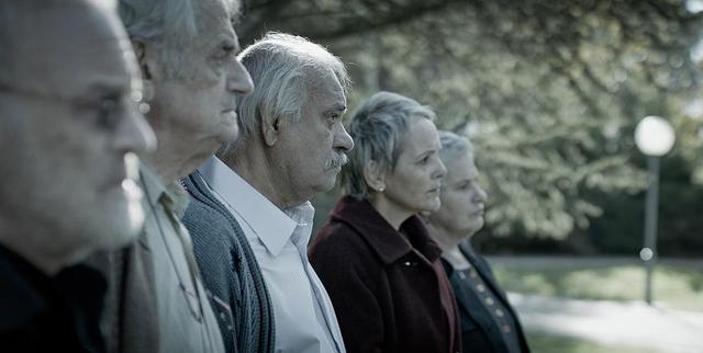 有尊严的死去还是没有尊严的活着,有尊严的死亡歌词