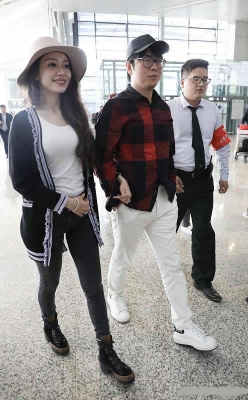 吉娜郎朗结婚时穿的旗袍,吉娜郎朗穿旗袍