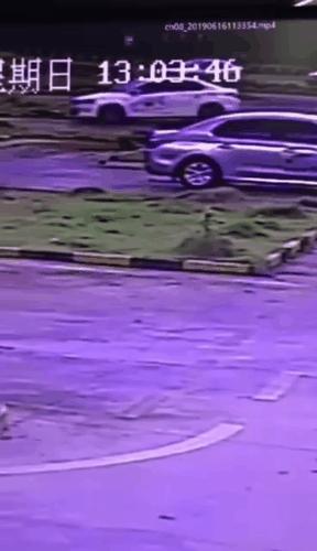 驾校猛打方向盘搞笑视频,驾校学车火爆场面