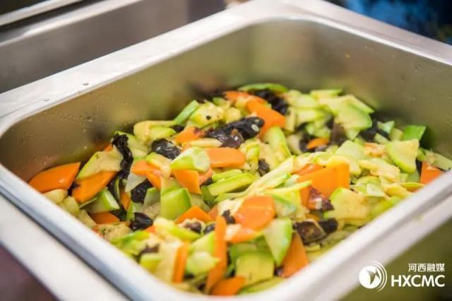 起灶开火！友谊路街浏阳里居家养老服务中心开餐啦