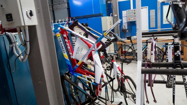 碳纤维自行车车身修复视频教程,碳纤维自行车针孔如何修复