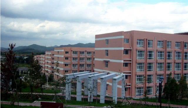 吉林市的一所优秀大学:常被误会成民办学校,实际上拥有4位院士