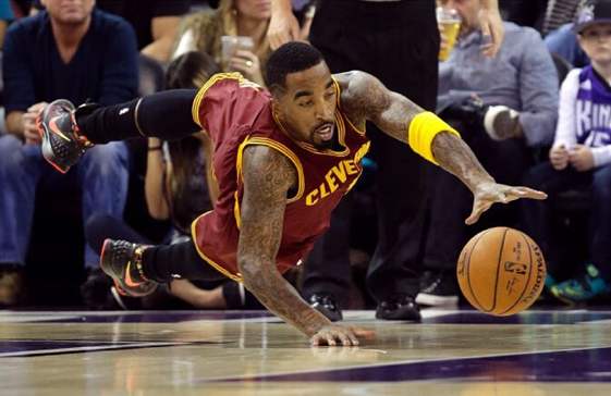 詹姆斯被解鞋带,詹姆斯昔日队友