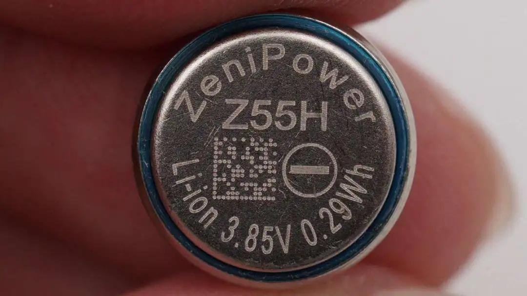 品牌争相采用,钢壳扣式电池成TWS耳机标配