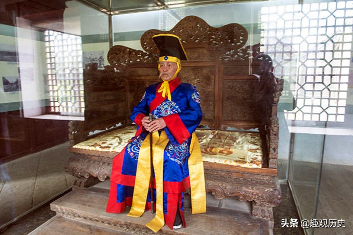 袁世凯称帝后喝稀粥吃咸菜，臣属纷纷赞其节俭，实情却令众人愕然