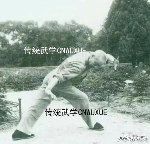 站桩要诀,站桩时身体要上下起伏吗