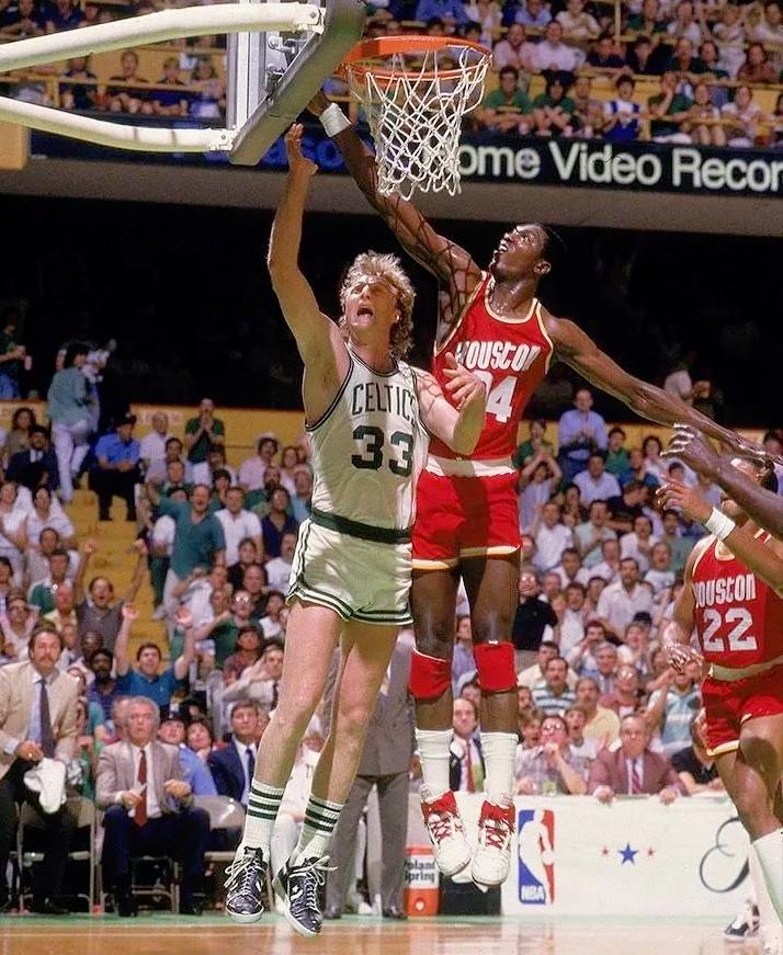 NBA上古巨星传-哈基姆·奥拉朱旺！虚晃迷踪步，大梦方初醒