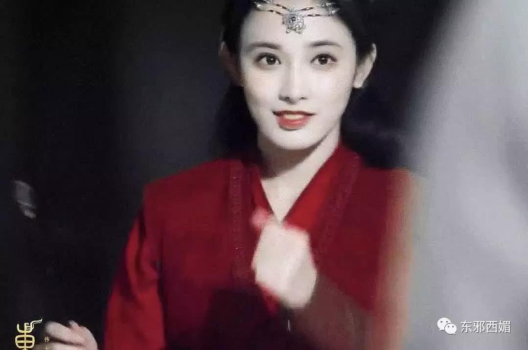 又一位换头宝贝!你能在她身上找到几位女明星的影子?