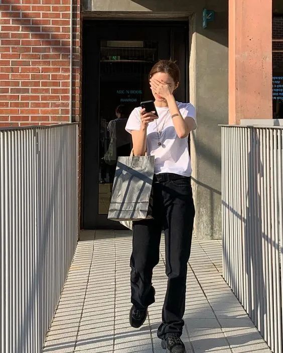 宽松老爹裤的搭配才时髦,老爹裤的搭配才时髦