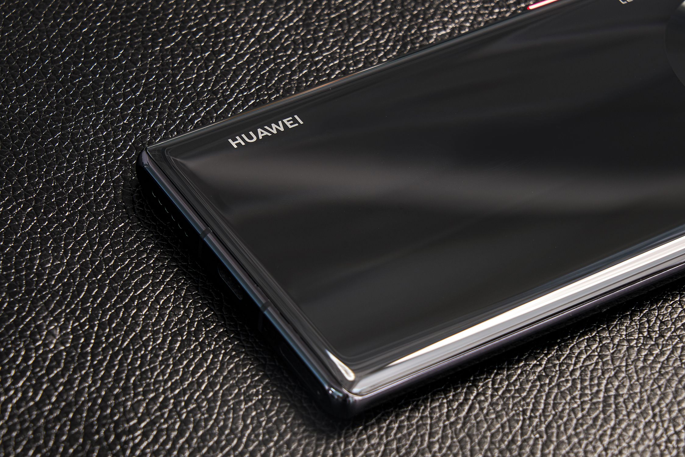 华为mate30pro屏幕评测,华为mate30pro深度评测最新