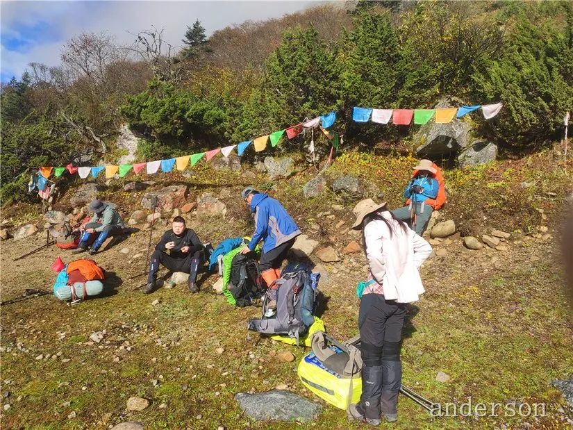 陪着贡嘎过仲秋，深夜听到女生的尖叫（上）