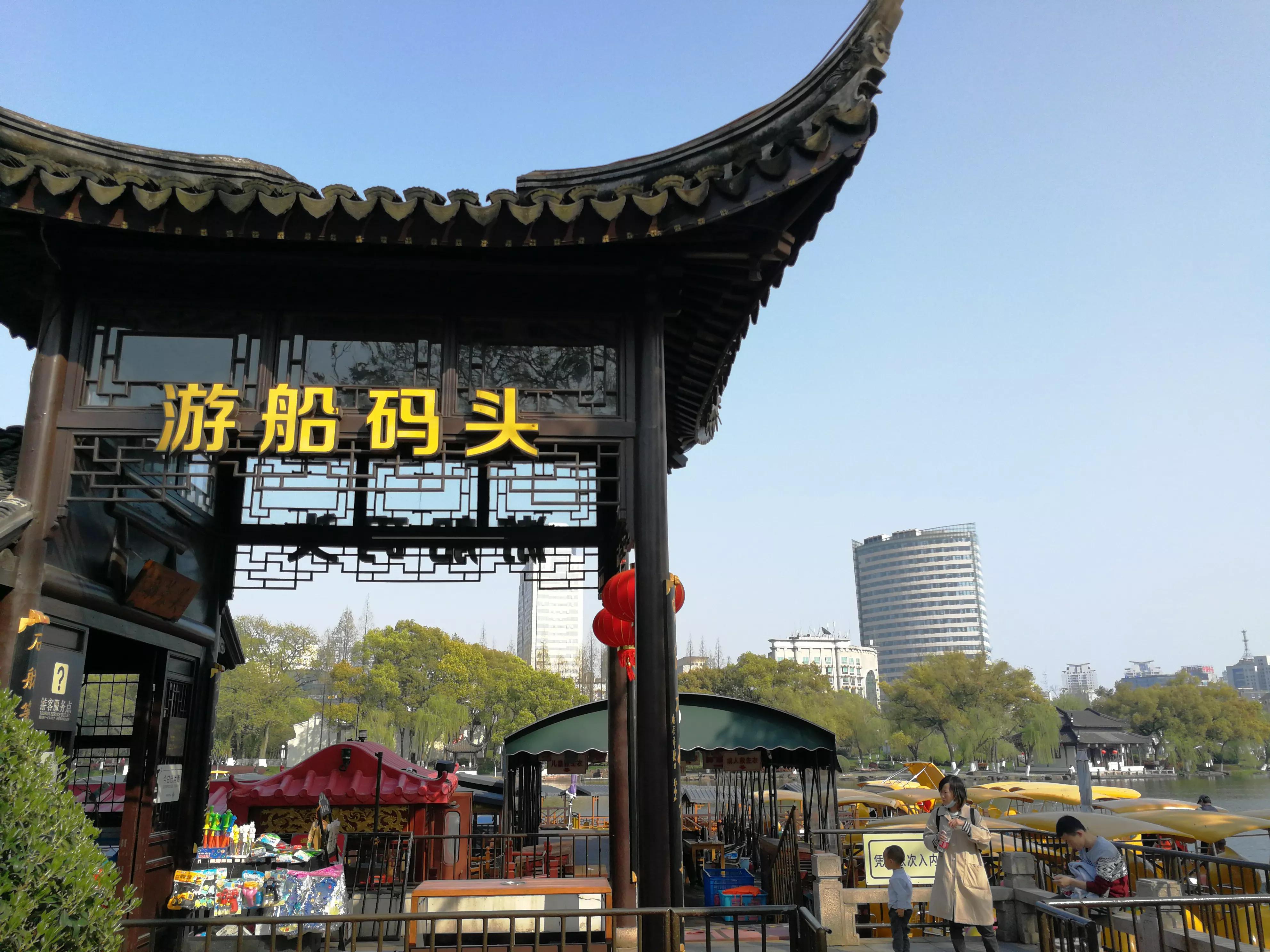 宁波月湖公园夜景,宁波明珠月湖