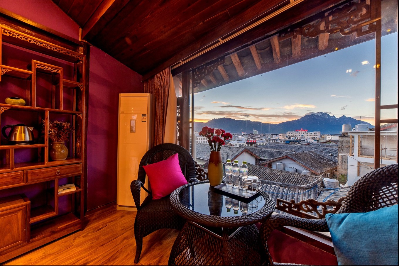 丽江纳西客栈视频,丽江黑龙潭纳西客栈