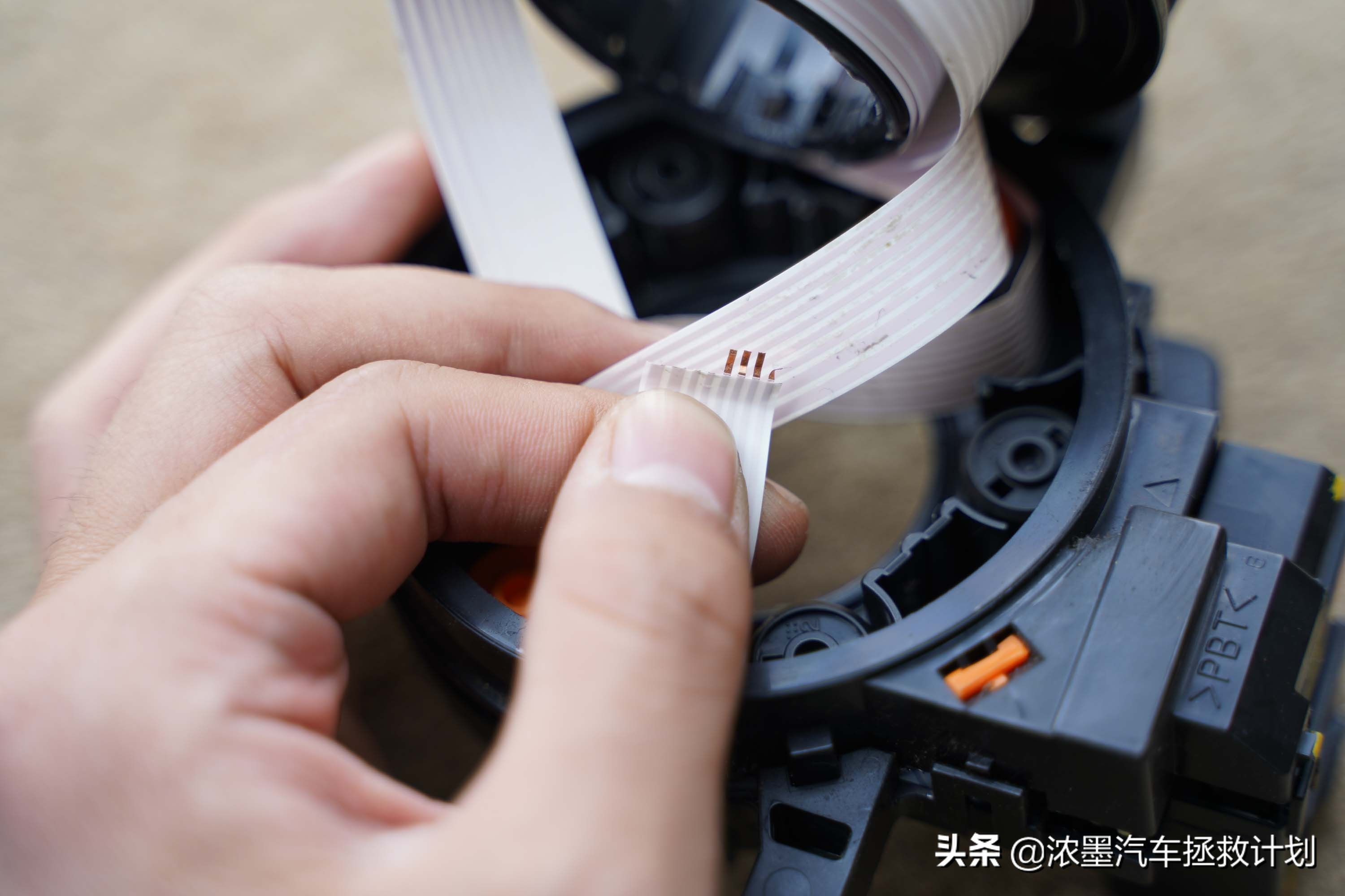 丰田霸道酷路泽带你翻山越岭,丰田兰德酷路泽低速4驱越野模式