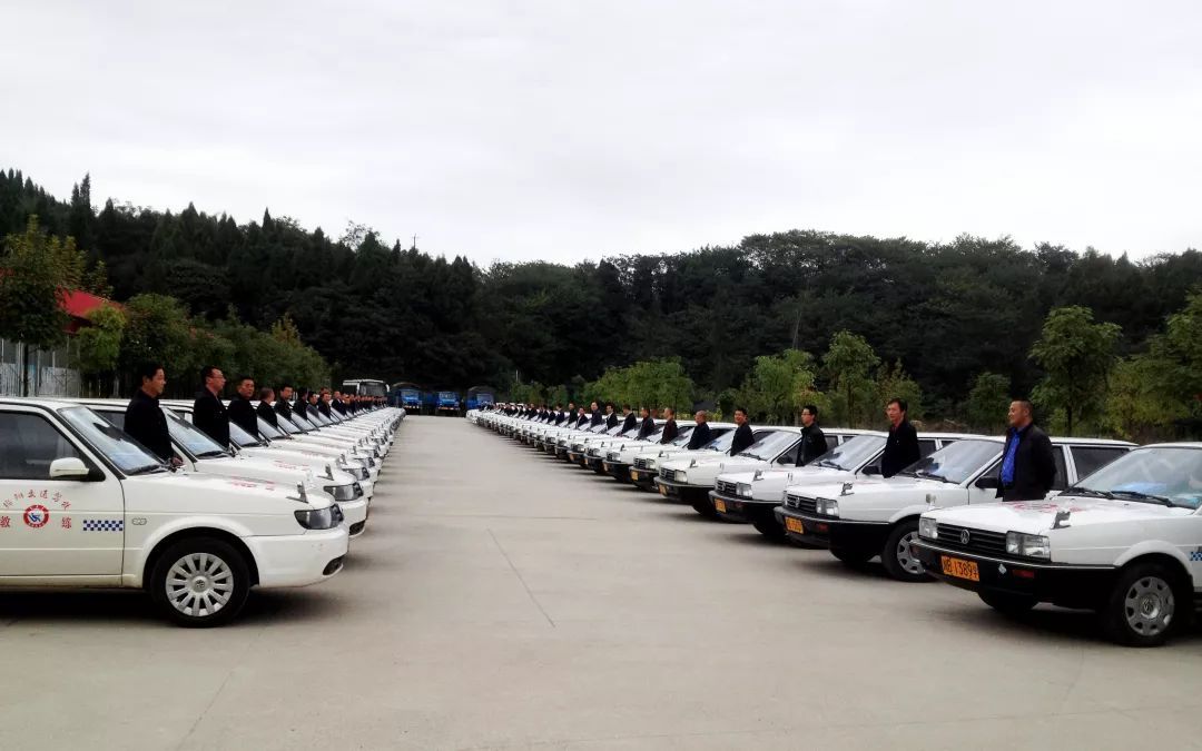 四川汽车职业技术学院汽车实训,成都汽车职业技术学校研学基地