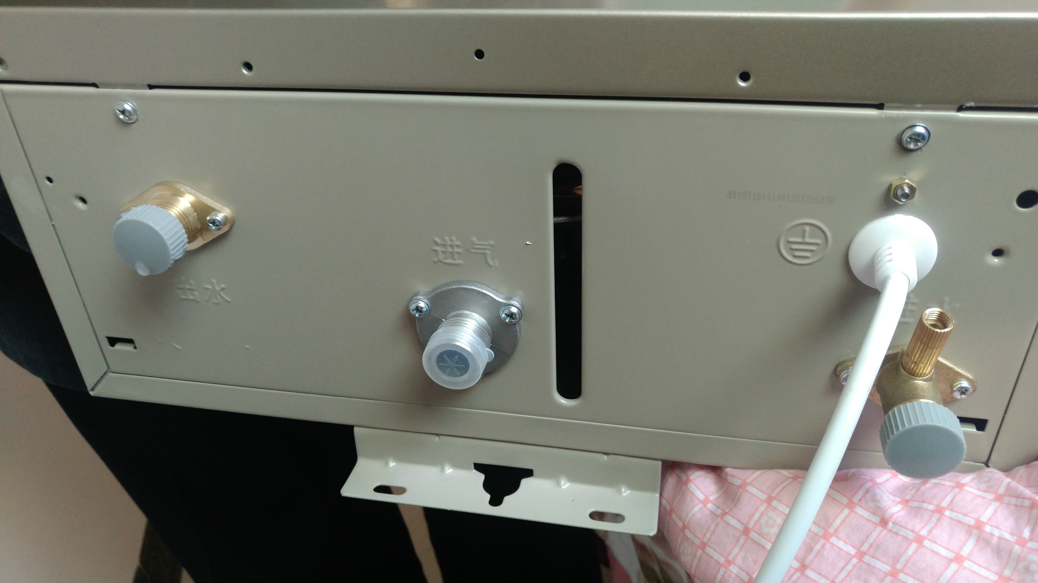 美的燃气零冷水热水器推荐2021,美的零冷水燃气热水器的使用方法