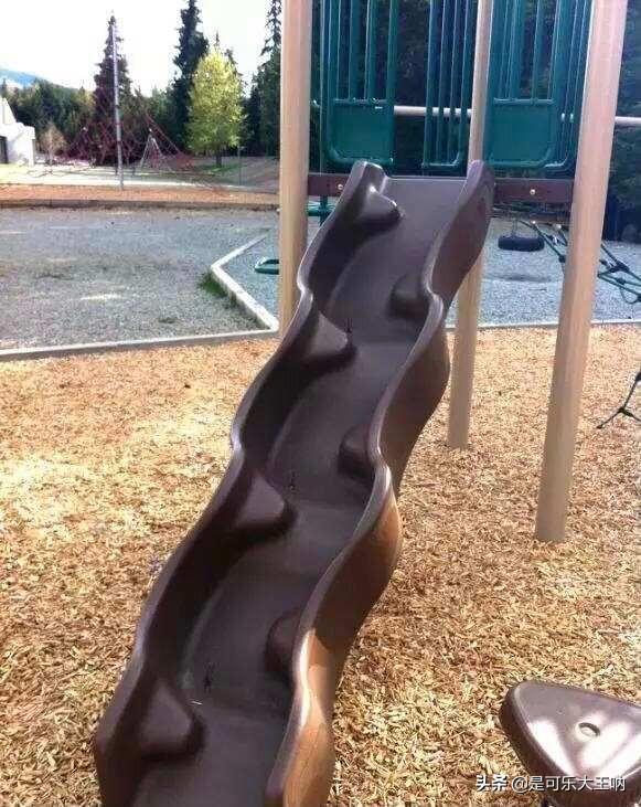 股票沙雕图,股票大跌一脸绿光搞笑图片