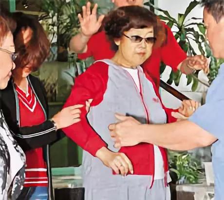 鑲ュ涓寸粓鎵樺,鑲ュ寮ョ暀涔嬮檯