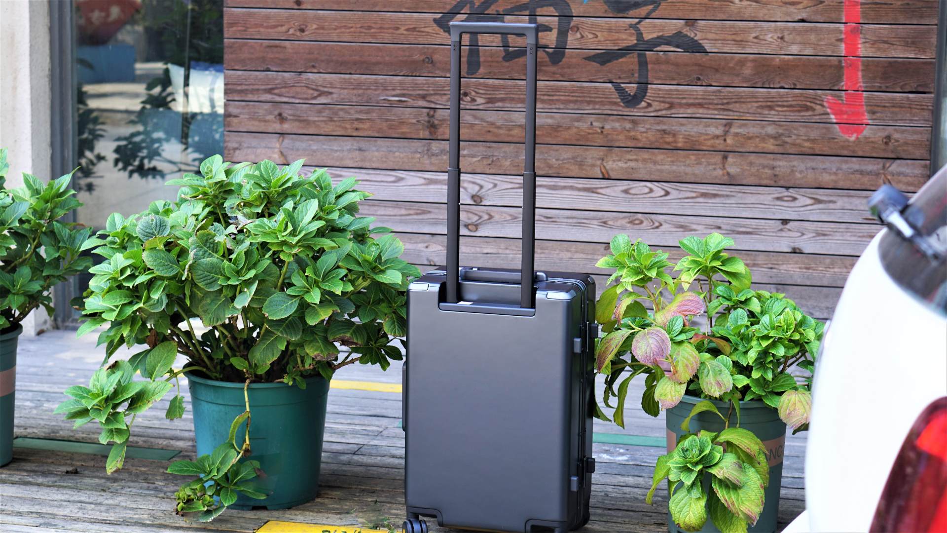 地平线8号行李箱24寸什么颜色好看,地平线8号行李箱和90分行李箱测评