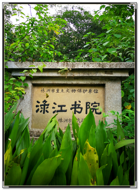 这里美酒飘香！这里人文荟萃！这里五彩璀璨