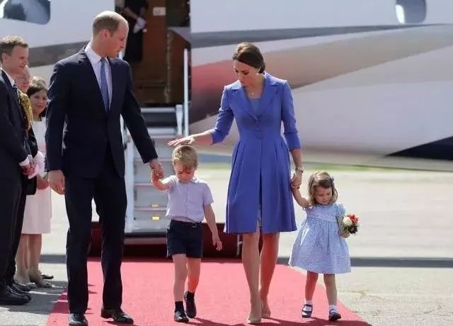 亲子装高级感一裙一衣,牛仔港风亲子装