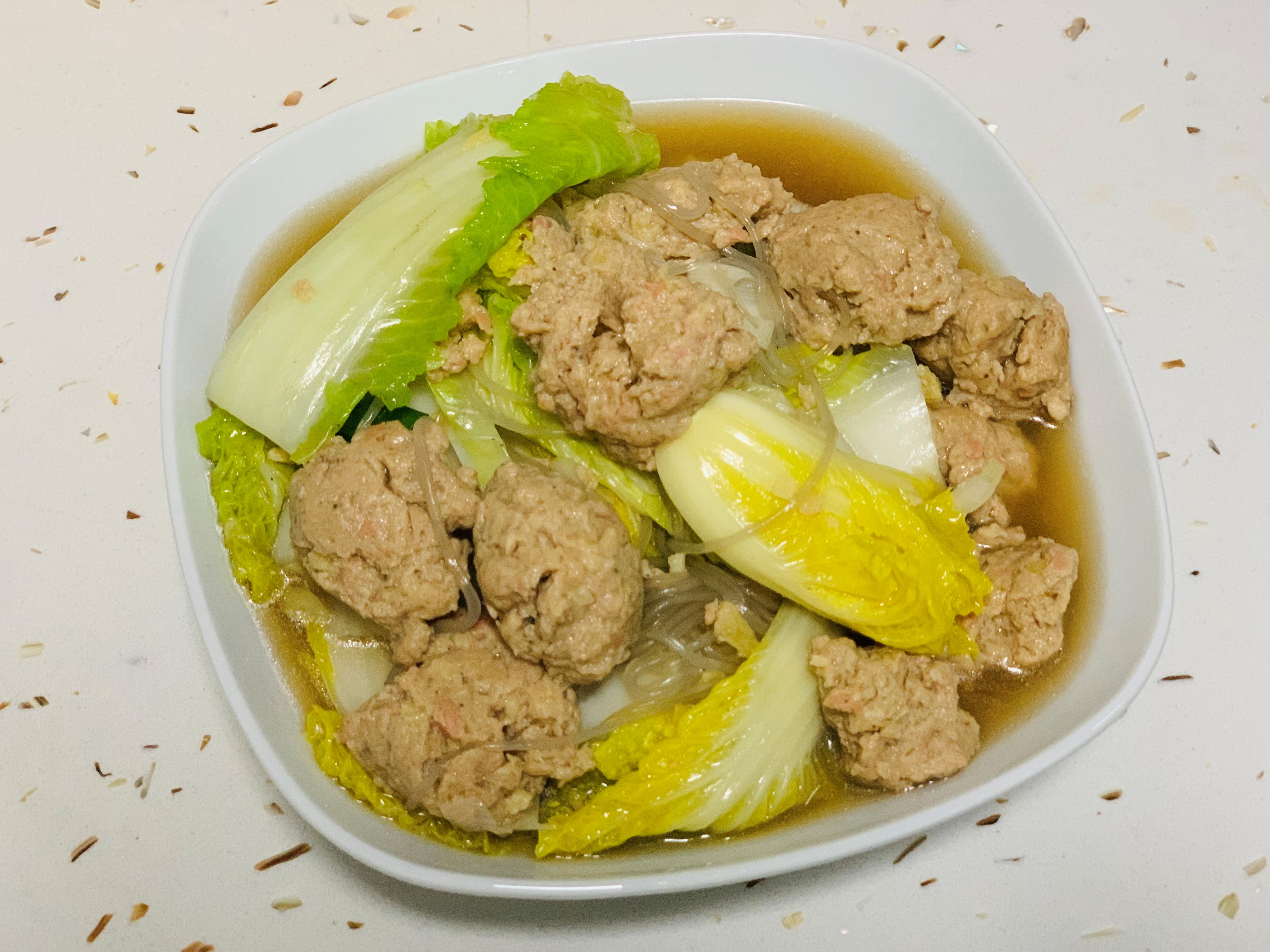 鱼丸虾丸娃娃菜粉丝汤,娃娃菜虾丸的家常做法视频