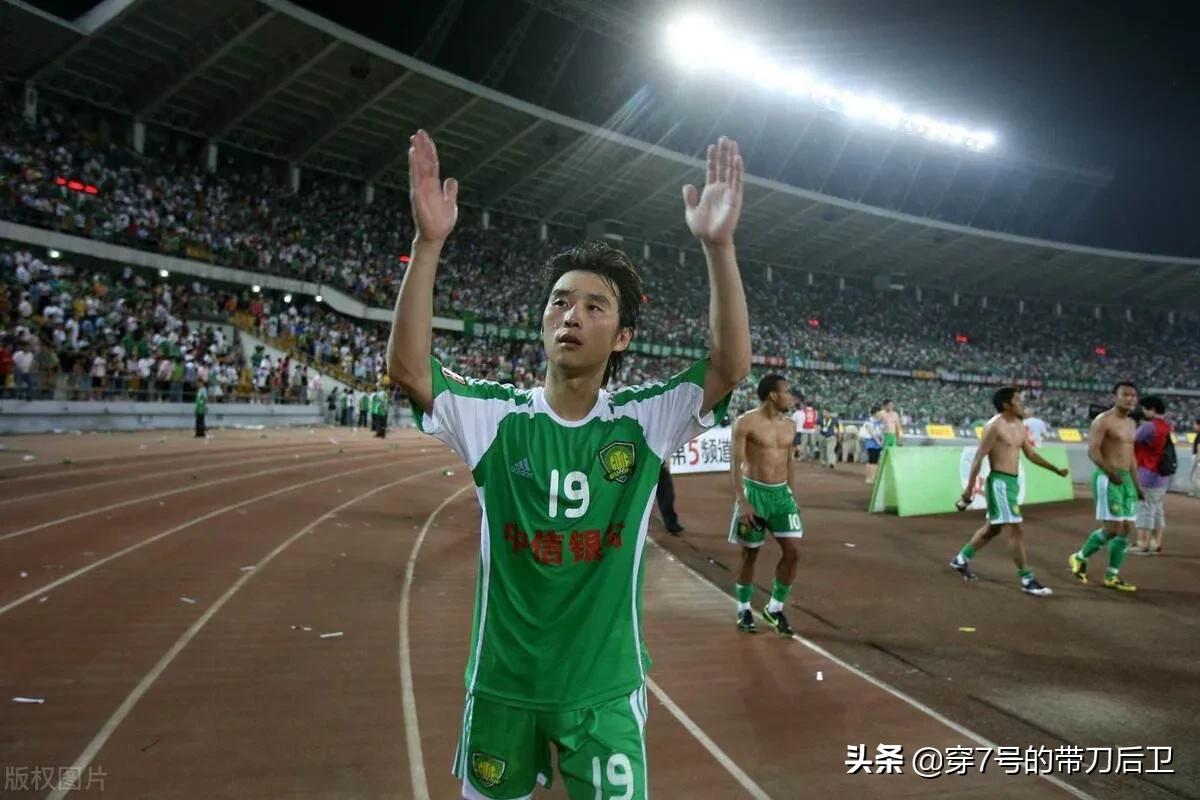 中甲足球联赛运动员,年轻时候踢过中甲的国脚