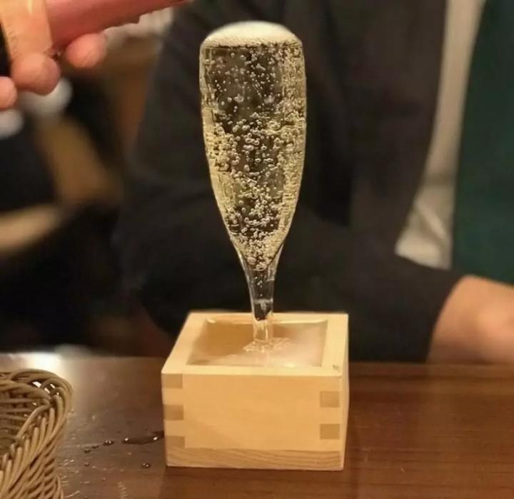 三分钟红酒品鉴小知识,甜白葡萄酒开瓶后能放多久