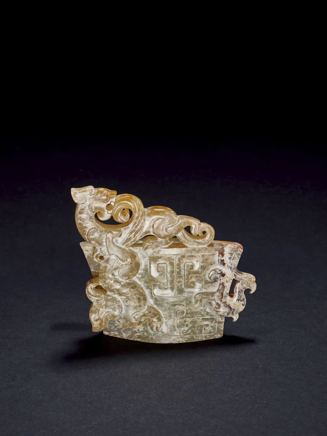 古天一拍卖2022秋拍成交记录,2023年竞价过亿拍品成交现场